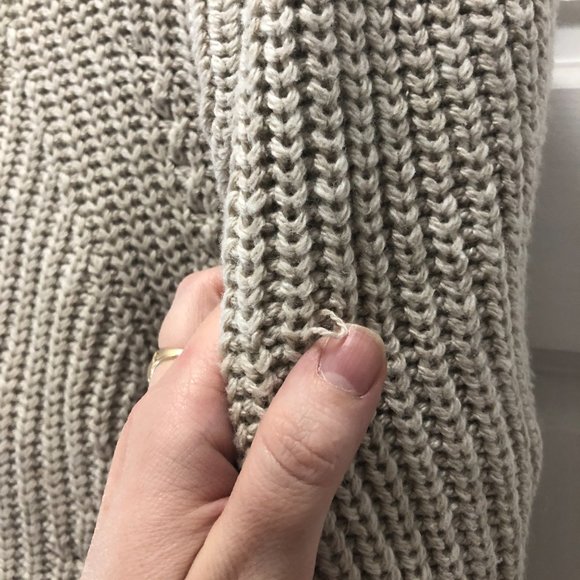 Puff Sleeve VNeck Sweater - Picture 9 of 10